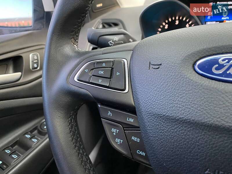 Позашляховик / Кросовер Ford Kuga 2017 в Хмельницькому