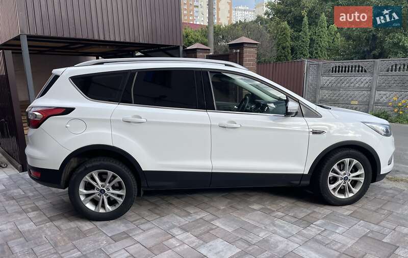 Внедорожник / Кроссовер Ford Kuga 2019 в Киеве фото 6 Внедорожник / Кроссовер Ford Kuga 2019 в Киеве