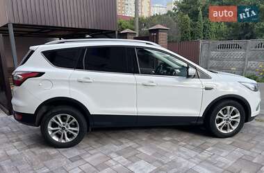 Внедорожник / Кроссовер Ford Kuga 2019 в 