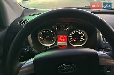 Внедорожник / Кроссовер Ford Kuga 2010 в 