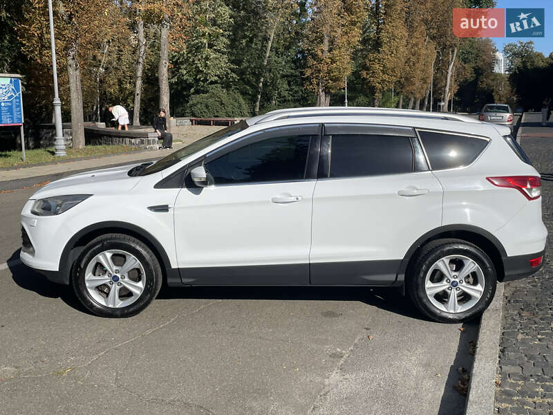Внедорожник / Кроссовер Ford Kuga 2016 в Киеве