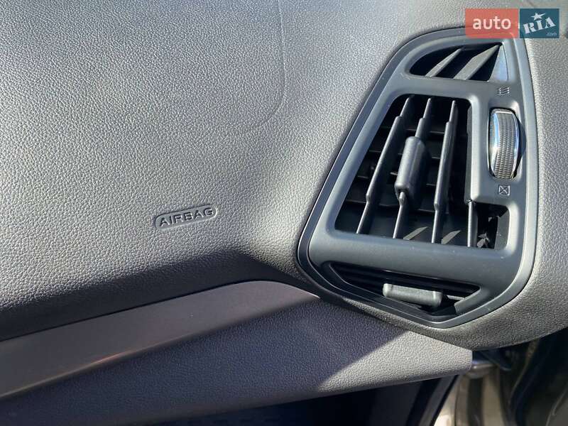 Внедорожник / Кроссовер Ford Kuga 2013 в Киеве