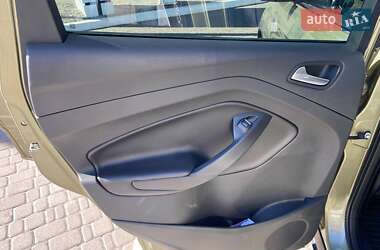 Внедорожник / Кроссовер Ford Kuga 2013 в 