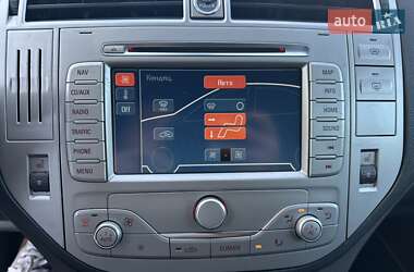 Внедорожник / Кроссовер Ford Kuga 2011 в 