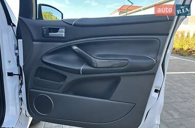 Внедорожник / Кроссовер Ford Kuga 2011 в 