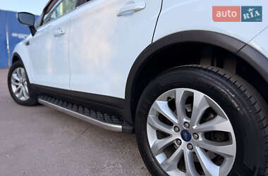 Внедорожник / Кроссовер Ford Kuga 2012 в 
