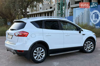 Внедорожник / Кроссовер Ford Kuga 2012 в 