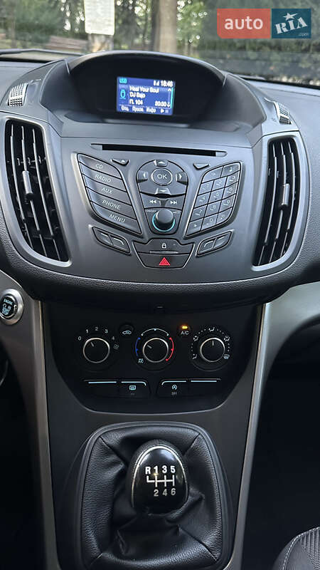 Внедорожник / Кроссовер Ford Kuga 2016 в Киеве