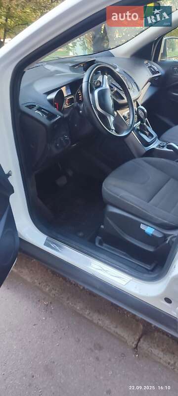 Внедорожник / Кроссовер Ford Kuga 2016 в Кривом Роге