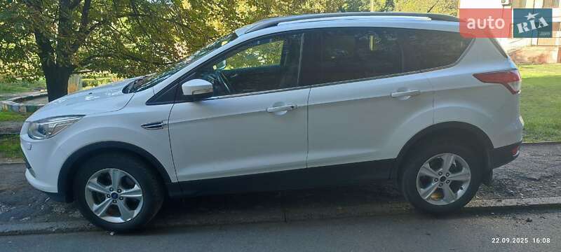 Внедорожник / Кроссовер Ford Kuga 2016 в Кривом Роге