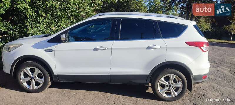 Внедорожник / Кроссовер Ford Kuga 2016 в Кривом Роге
