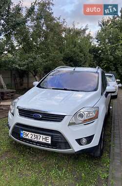 Внедорожник / Кроссовер Ford Kuga 2010 в Ровно