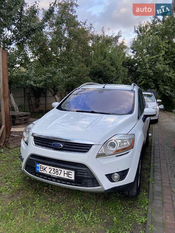 Внедорожник / Кроссовер Ford Kuga 2010 в 