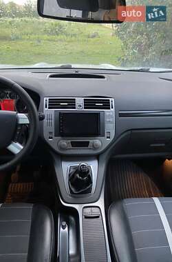 Внедорожник / Кроссовер Ford Kuga 2010 в 