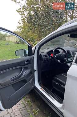 Внедорожник / Кроссовер Ford Kuga 2010 в 