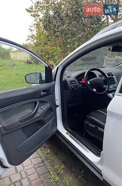 Внедорожник / Кроссовер Ford Kuga 2010 в 