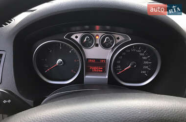 Внедорожник / Кроссовер Ford Kuga 2011 в 