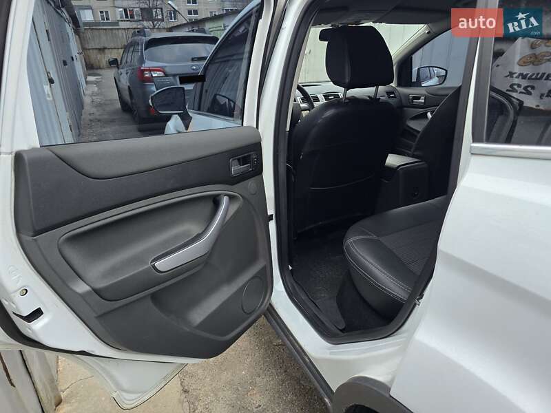 Внедорожник / Кроссовер Ford Kuga 2010 в Киеве фото 16 Внедорожник / Кроссовер Ford Kuga 2010 в Киеве