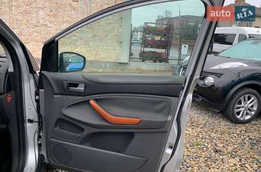 Внедорожник / Кроссовер Ford Kuga 2009 в 