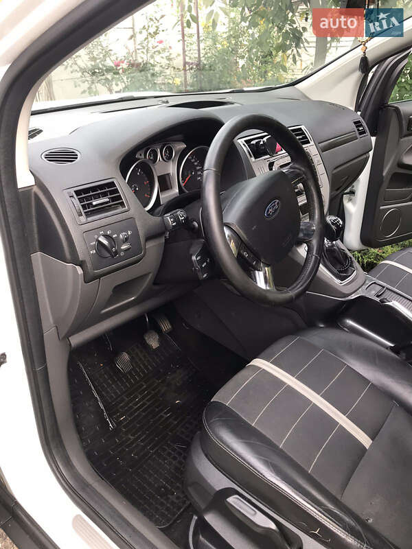 Позашляховик / Кросовер Ford Kuga 2010 в Рівному