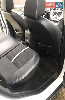 Позашляховик / Кросовер Ford Kuga 2010 в 