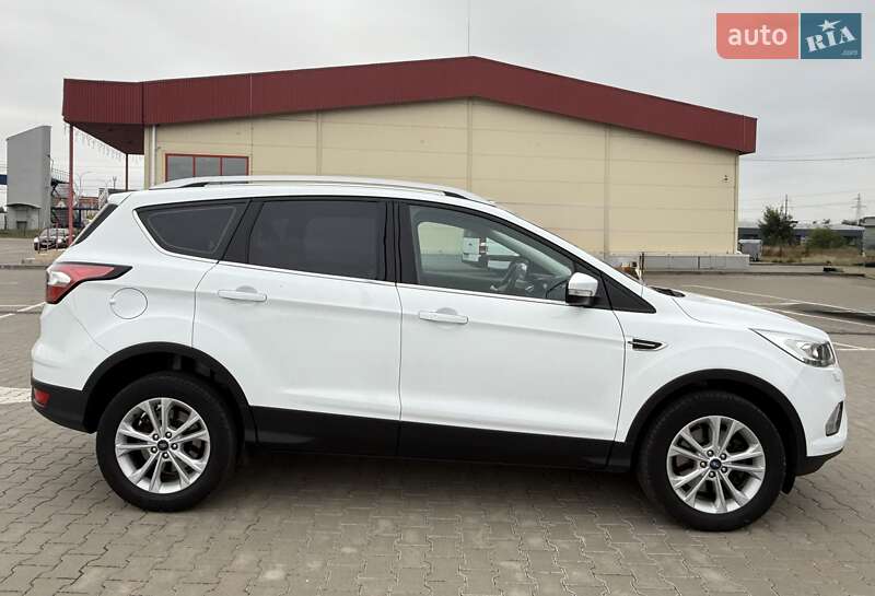 Внедорожник / Кроссовер Ford Kuga 2019 в Киеве