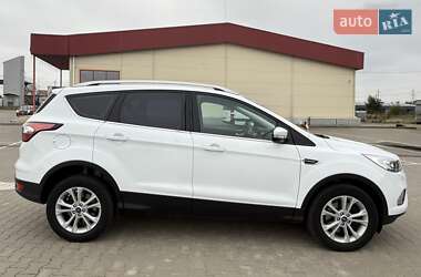 Внедорожник / Кроссовер Ford Kuga 2019 в 