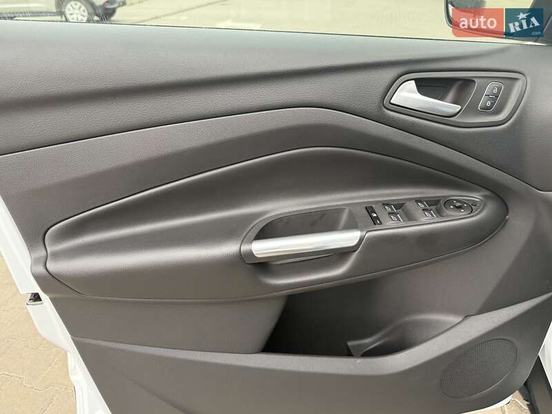 Внедорожник / Кроссовер Ford Kuga 2019 в Киеве