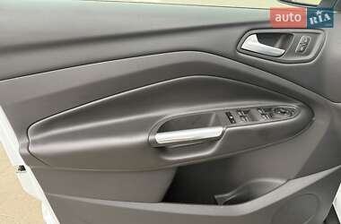 Внедорожник / Кроссовер Ford Kuga 2019 в 