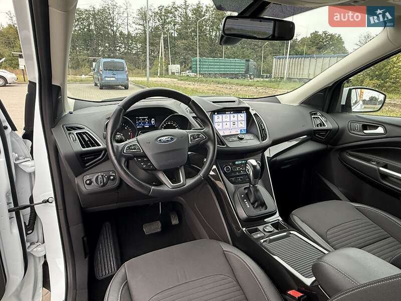 Внедорожник / Кроссовер Ford Kuga 2019 в Киеве