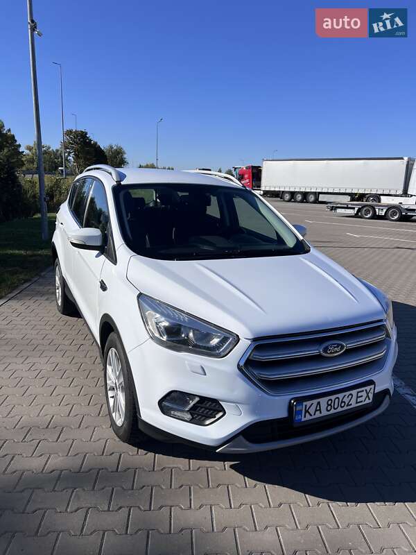 Внедорожник / Кроссовер Ford Kuga 2019 в Киеве