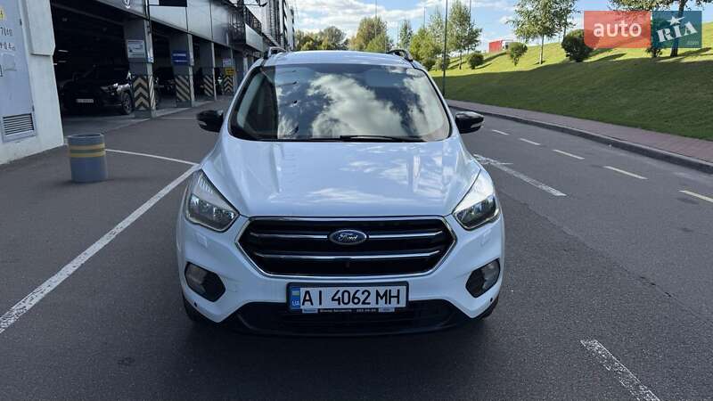 Внедорожник / Кроссовер Ford Kuga 2017 в Киеве