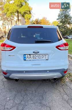 Внедорожник / Кроссовер Ford Kuga 2013 в 