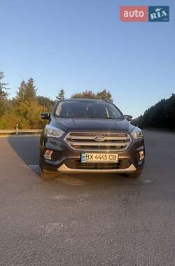 Внедорожник / Кроссовер Ford Kuga 2017 в 