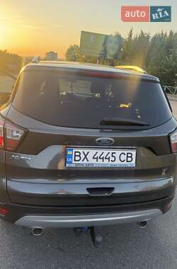 Внедорожник / Кроссовер Ford Kuga 2017 в 