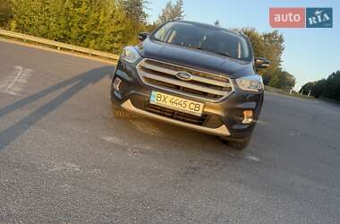 Внедорожник / Кроссовер Ford Kuga 2017 в 