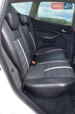 Внедорожник / Кроссовер Ford Kuga 2010 в 
