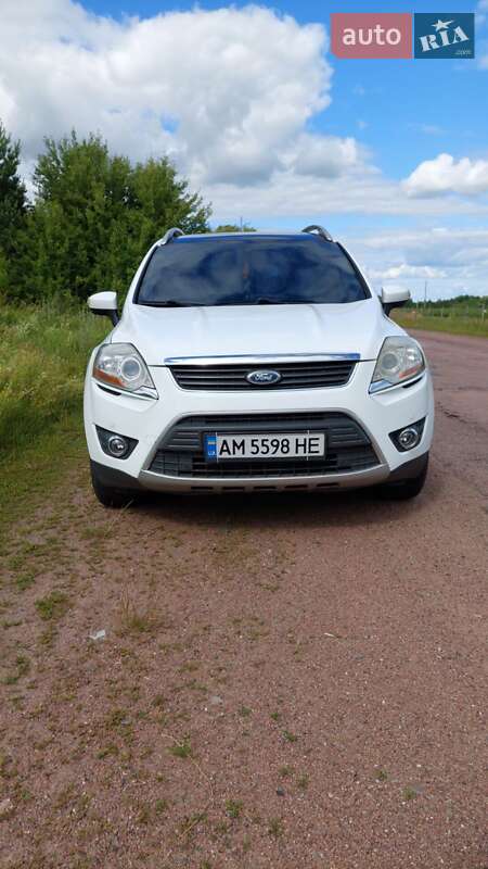 Внедорожник / Кроссовер Ford Kuga 2010 в 