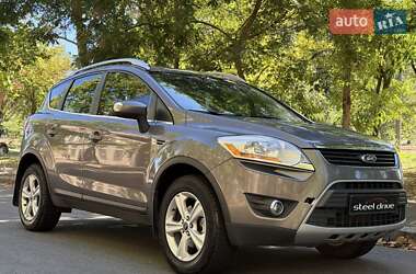 Внедорожник / Кроссовер Ford Kuga 2012 в 
