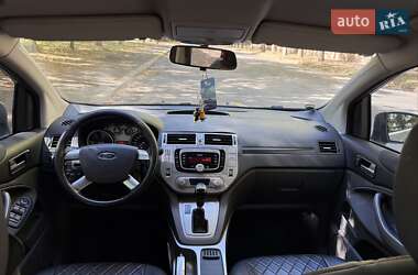 Внедорожник / Кроссовер Ford Kuga 2012 в 