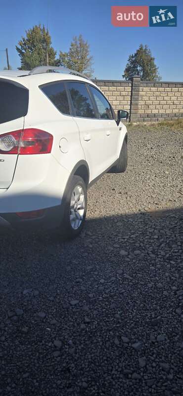 Позашляховик / Кросовер Ford Kuga 2010 в Луцьку