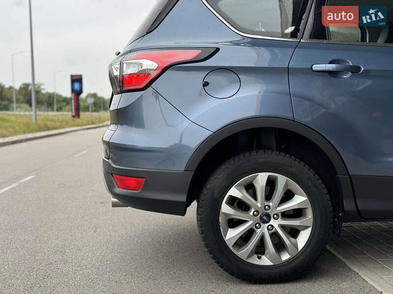 Внедорожник / Кроссовер Ford Kuga 2019 в Киеве