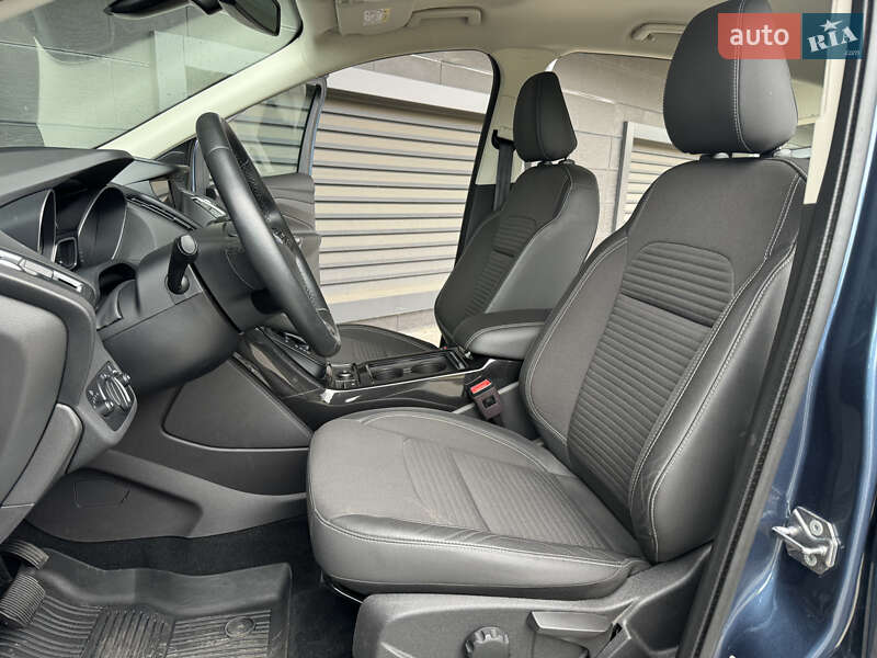 Внедорожник / Кроссовер Ford Kuga 2019 в Киеве