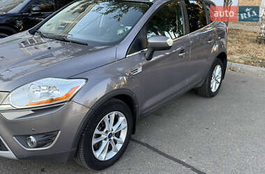 Внедорожник / Кроссовер Ford Kuga 2012 в 
