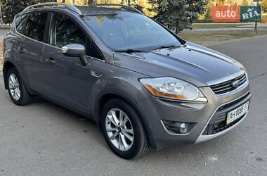Внедорожник / Кроссовер Ford Kuga 2012 в 