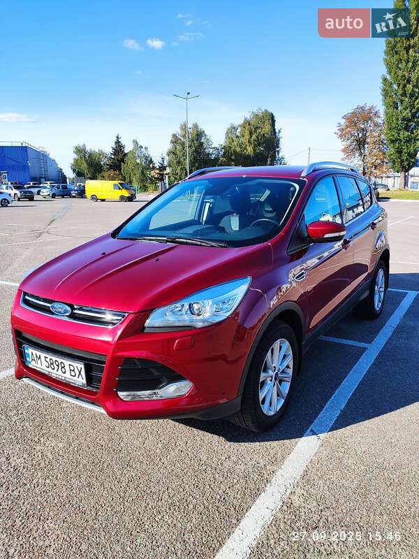 Внедорожник / Кроссовер Ford Kuga 2016 в 