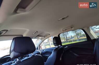Внедорожник / Кроссовер Ford Kuga 2016 в 