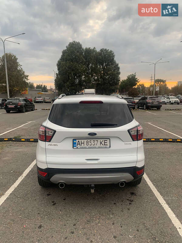 Внедорожник / Кроссовер Ford Kuga 2017 в Днепре