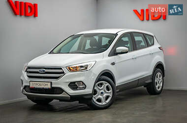 Внедорожник / Кроссовер Ford Kuga 2018 в 