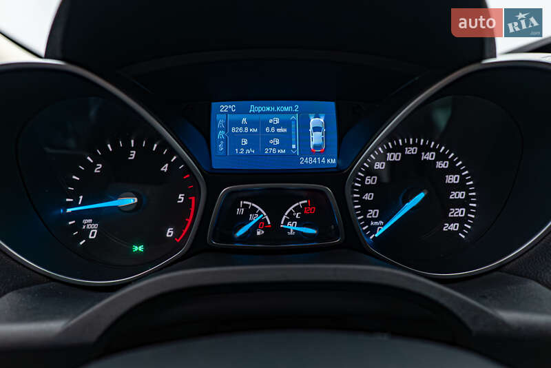 Внедорожник / Кроссовер Ford Kuga 2016 в Киеве